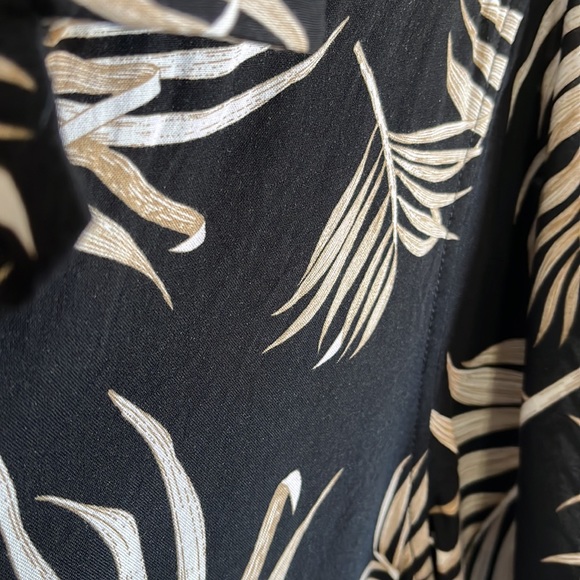 H&M Button Down T-shirt - Picture 4 of 4